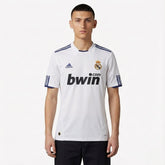 Camisa Retrô Real Madrid 2010/11 I
