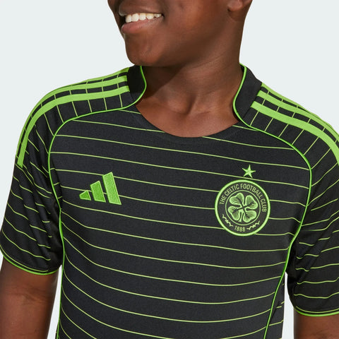 Conjunto Infantil Celtic II 2025/26