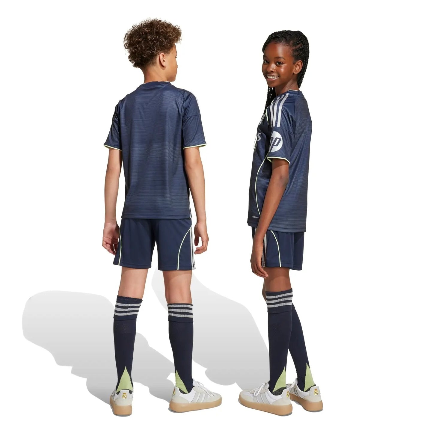 Conjunto Infantil Real Madrid II 2025/26