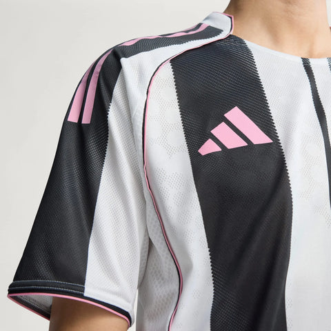 Camisa Juventus I 2025/26 Jogador